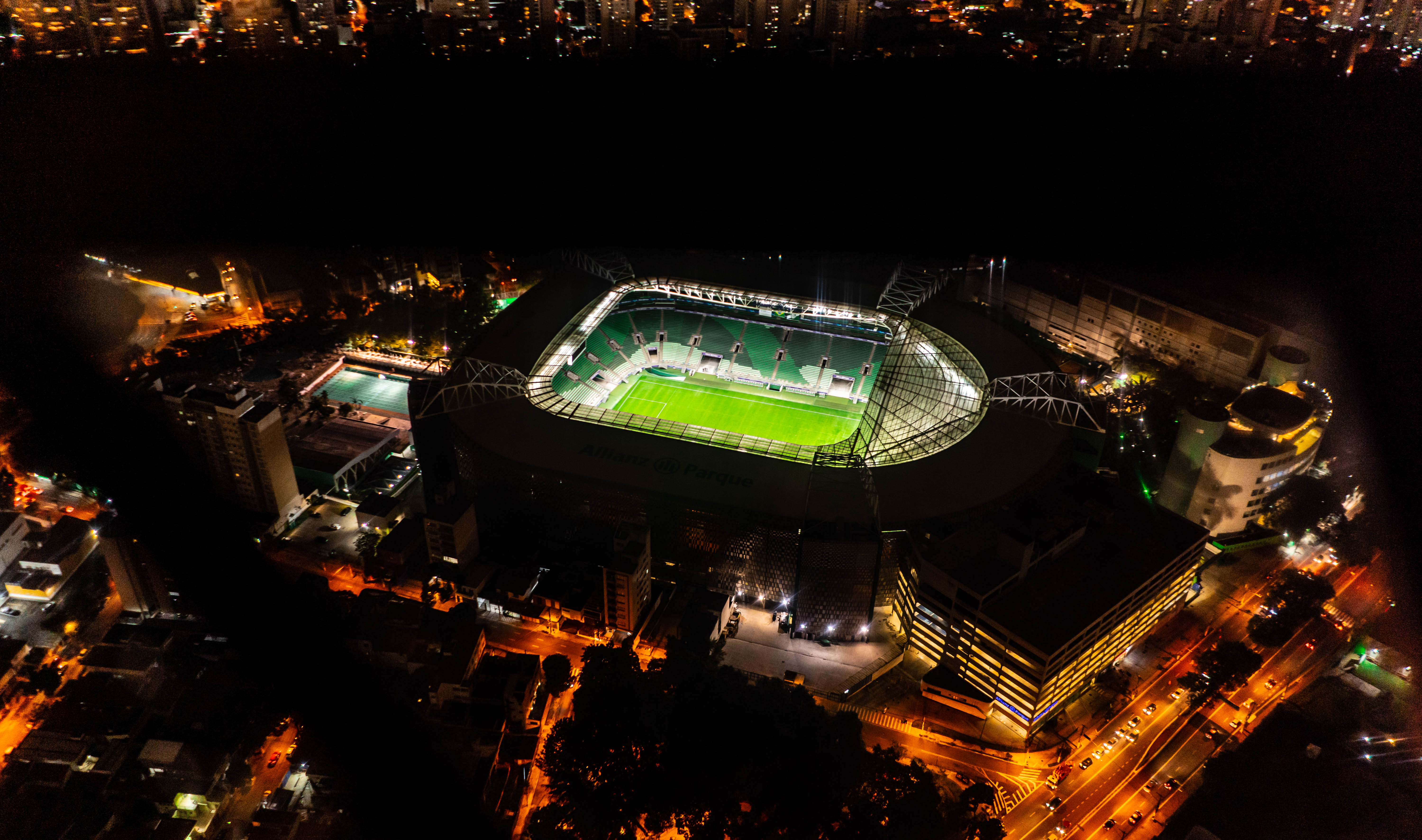 Estádio visto de helicóptero